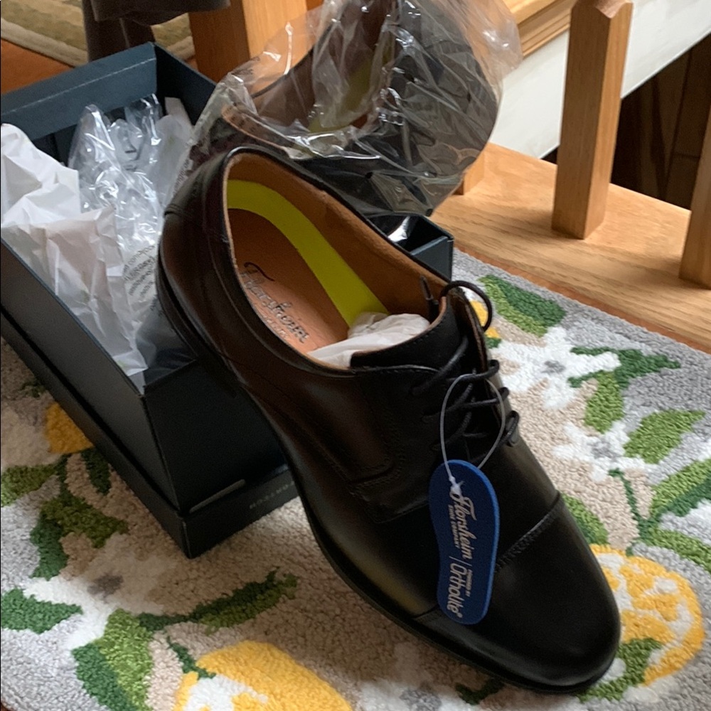 Men’s  NWT  Florsheim Black Leather Oxford Shoes